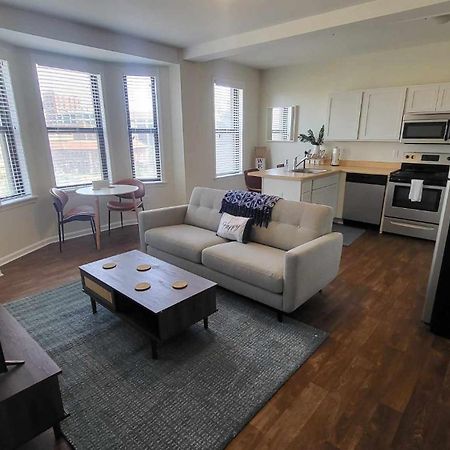 Amazing 1 Bedroom Apt In City Center Детройт Екстериор снимка